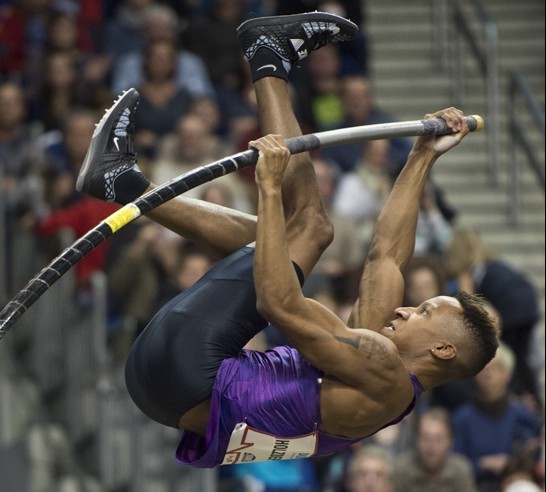 Pole vault Men