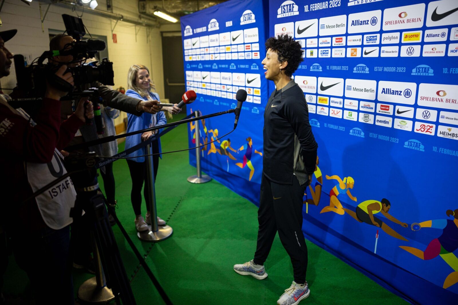 Duplantis schwärmt: „So eine großartige Atmosphäre wie hier beim ISTAF INDOOR habe ich noch nie erlebt“