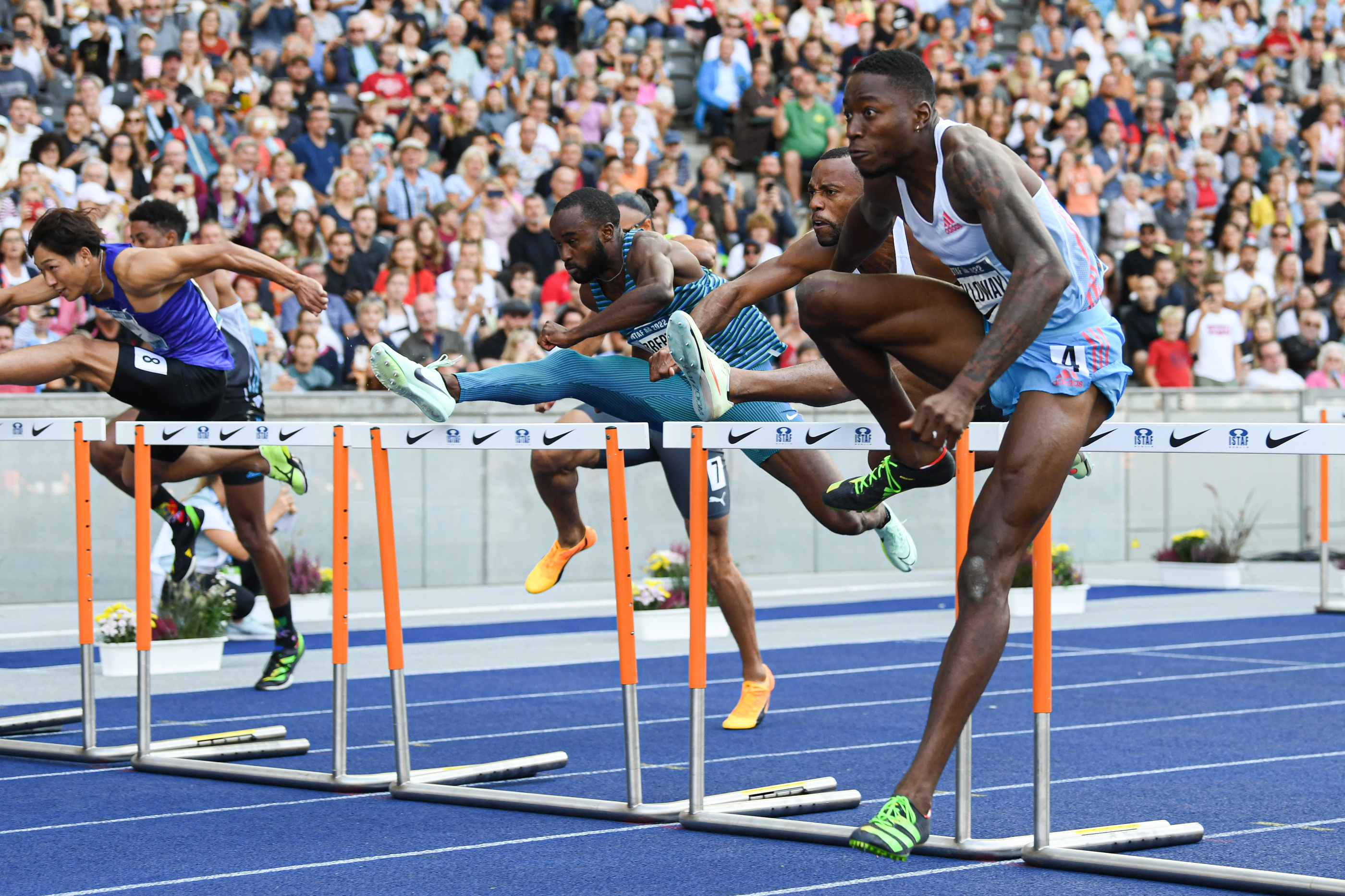 ISTAF INDOOR: „Immer-Gewinner“ und Weltrekordler Grant Holloway sprintet in Berlin